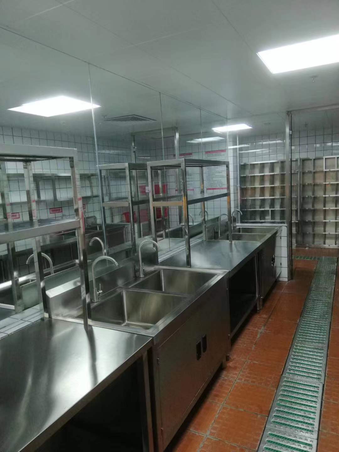 湘菜餐饮厨房设备工程设厨房设计怎么配置后厨厨具设备