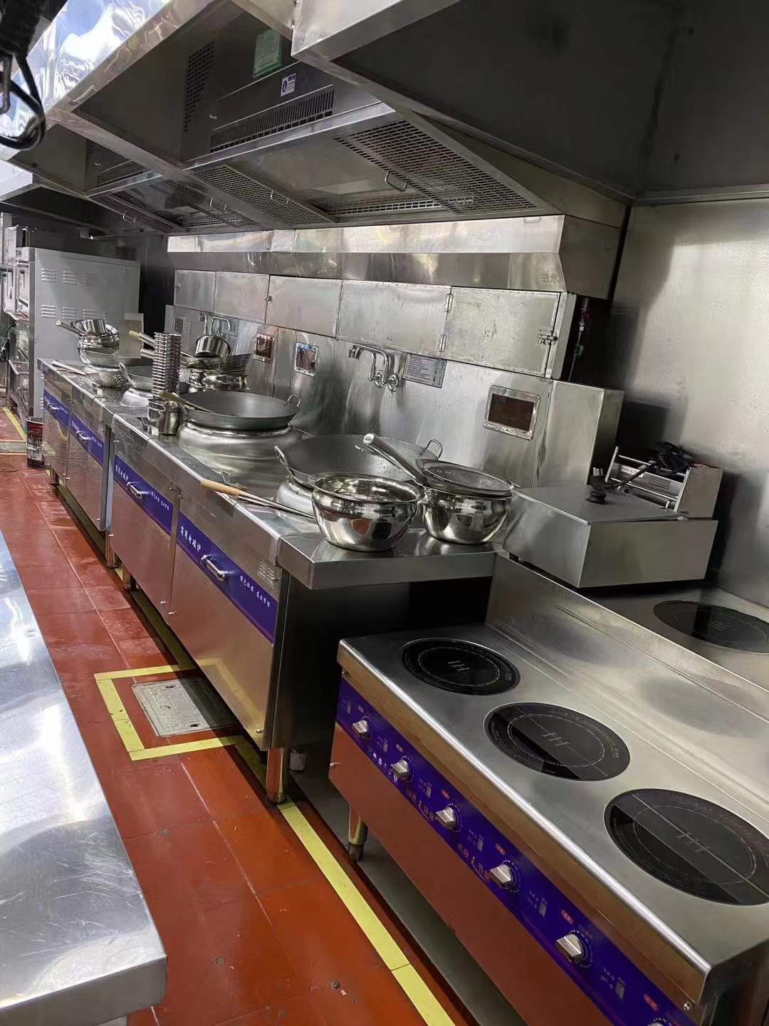 420人食堂厨具工程设计配置中高端的厨房设备怎么设计比较好